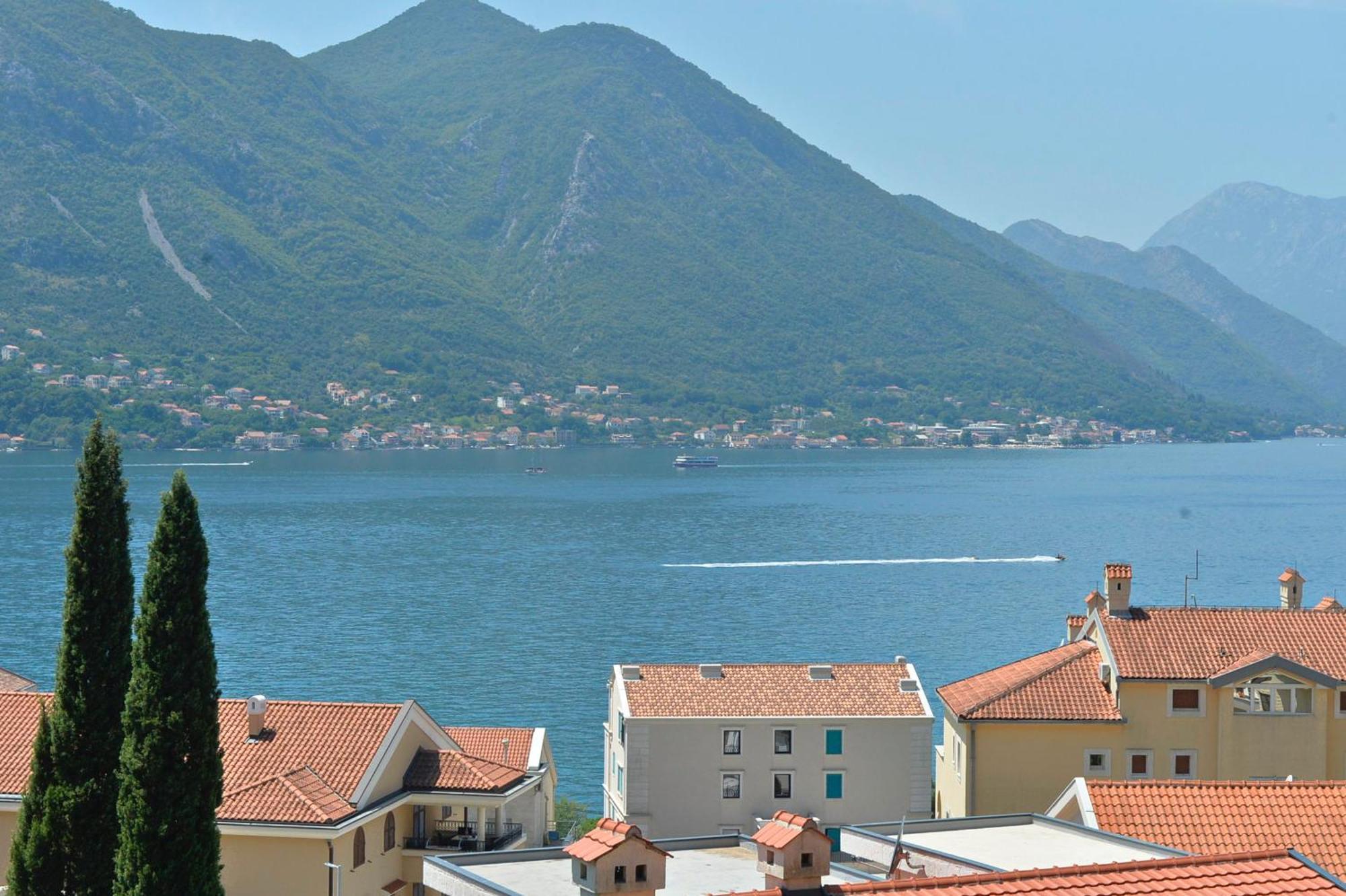 Pearl Shell Apartments Kotor Exterior photo