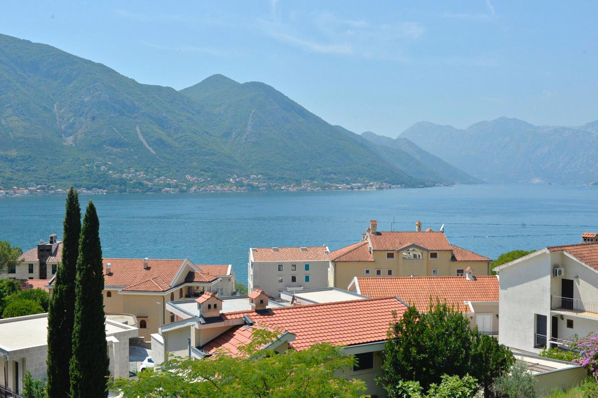 Pearl Shell Apartments Kotor Exterior photo